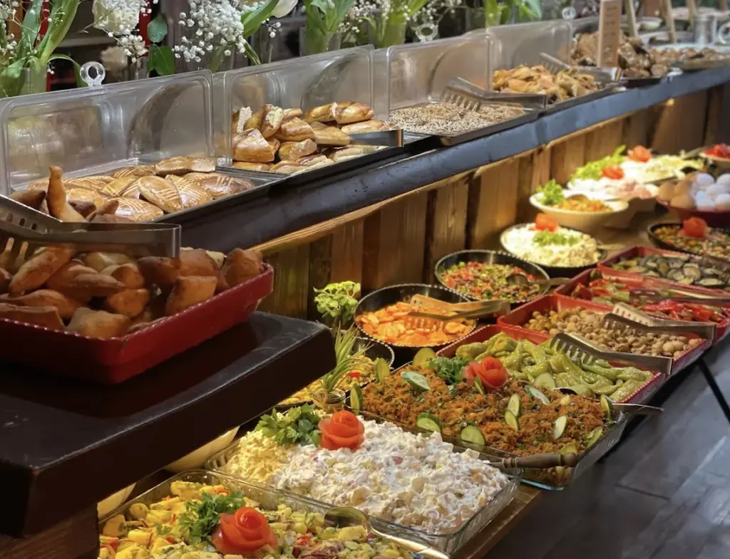Frühstücksbuffet im TROY Restaurant Hennef